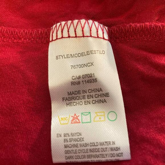 RDI Women Round Neck Stretch Tunic Top Size 2X Deep Red NWT Long Side Hem Detail - Picture 3 of 4